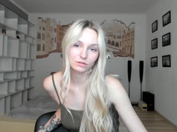 girl Cam Girls At Home Fucking Live with evamooni